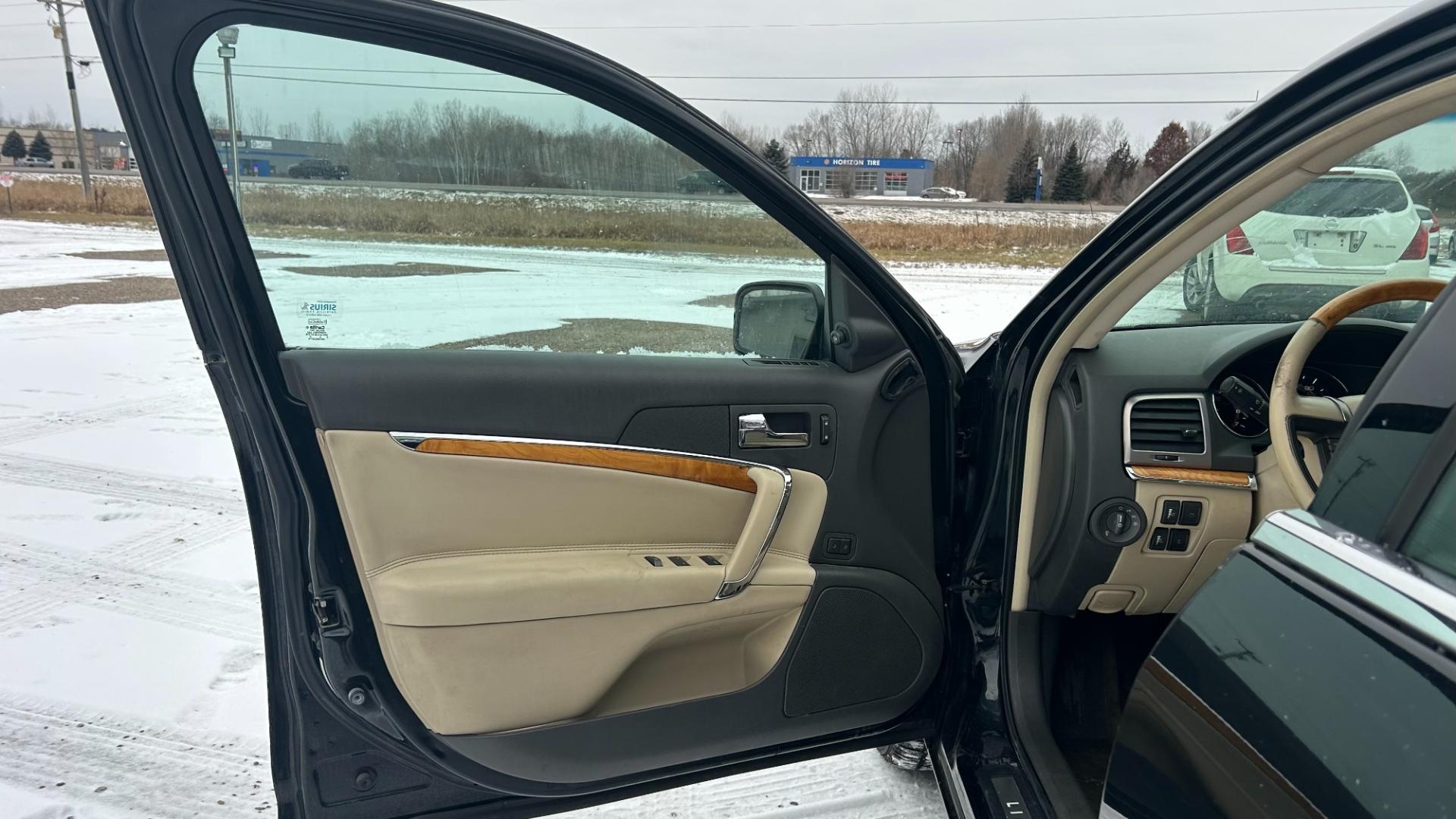 2010 Black Lincoln MKZ (3LNHL2JC7AR) , located at 17255 hwy 65 NE, Ham Lake, MN, 55304, 0.000000, 0.000000 - Photo#8